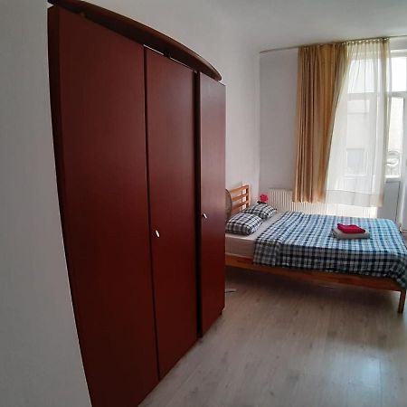 Old Town Luxery With Balcony And View Apartment บูคาเรสต์ ภายนอก รูปภาพ