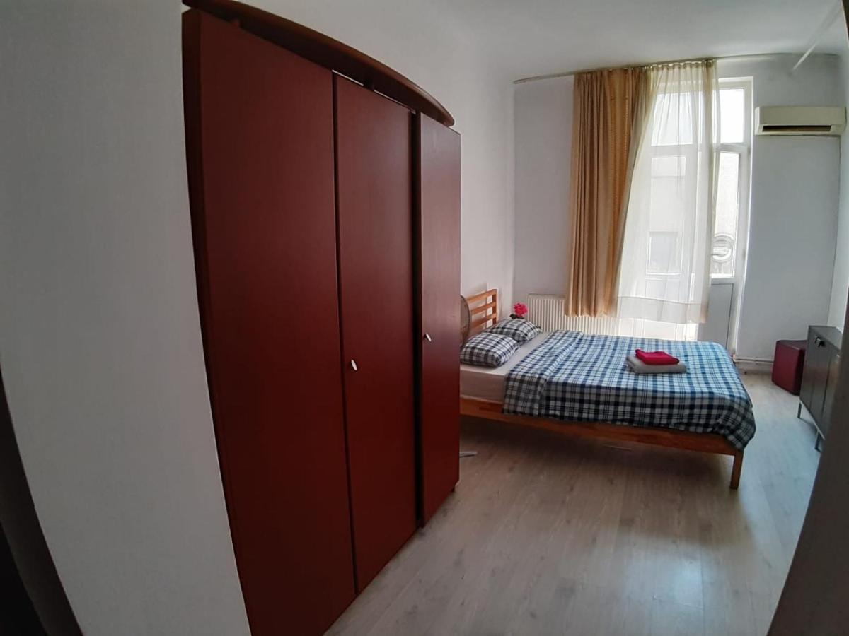 Old Town Luxery With Balcony And View Apartment บูคาเรสต์ ภายนอก รูปภาพ