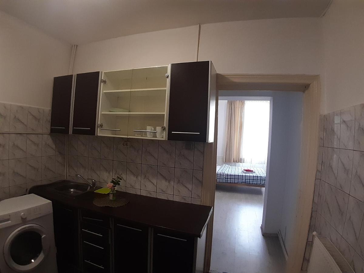 Old Town Luxery With Balcony And View Apartment บูคาเรสต์ ภายนอก รูปภาพ